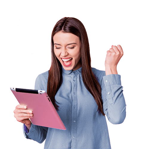 Chef d'entreprise heureu découvrant les résultats de l’optimisation de contenu réalisée avec WebRiders